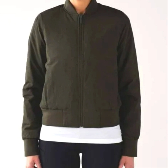 Uniqlo Jackets & Blazers - Uniqlo women's lightweight olive green bomber jacket